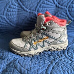 Columbia women’s Gray and Red Boots